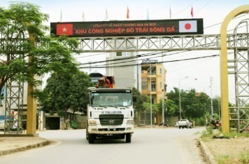 dai-ly-ban-mo-boi-tron-grenvo-tai-kcn-bo-trai-song-da-hoa-binh