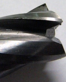 dao tiện mài cnc bị sứt mẻ