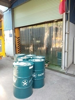 giao dầu nhớt caltex cho khách hàng