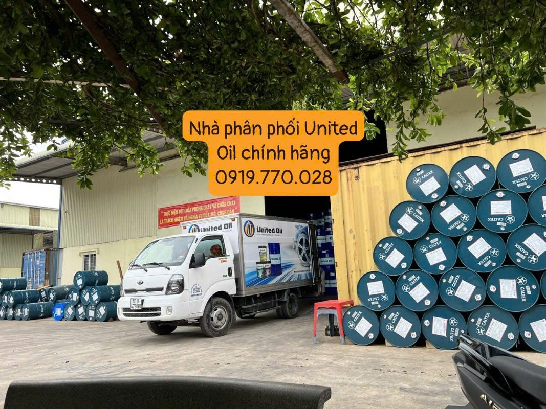 hinh-anh-dau-banh-rang-chiu-nhiet-united-fully-synthetic-industrial-gear--bearing-oil-68-100-150-220-320-460-1000